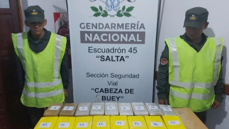 Hallan más de 18 kilos de cocaína ocultos en el baño de un ómnibus