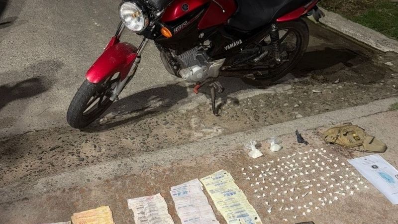 Mil Viviendas: Cayeron con 145 dosis de cocaína y más de $1,2 millones