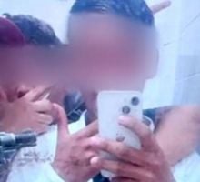 Un alumno se fotografió con un arma en la escuela y allanaron su casa
