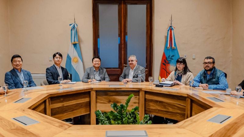 Jalil recibió a autoridades de Posco Argentina y acordó agenda con proveedores