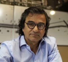 Otro funcionario con propiedades sin declarar