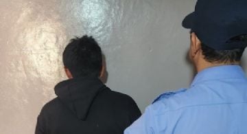 Arrestado por romper una puerta de vidrio en el ex Humaraya