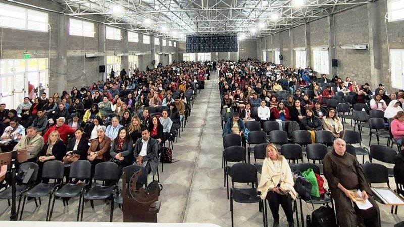 Alrededor de 1.500 docentes participan de la capacitación sobre el Beato Esquiú