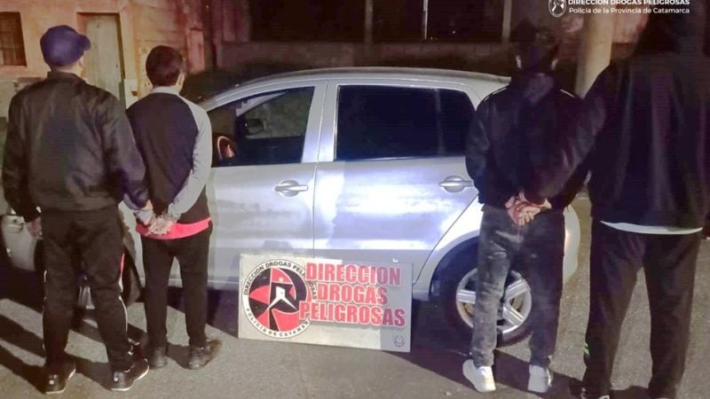 Tres detenidos por tenencia de cocaína