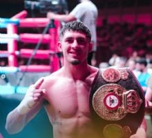 Josué Agüero expone su Oro en Chile