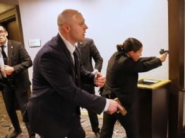 Trump ileso, un agente baleado y el sospechoso identificado como residente de California