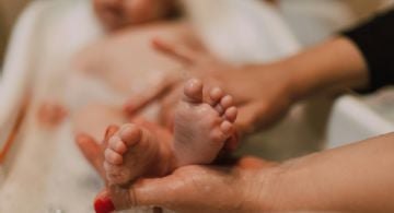 ANMAT prohibió un óleo calcáreo tras una reacción en una bebé de dos meses