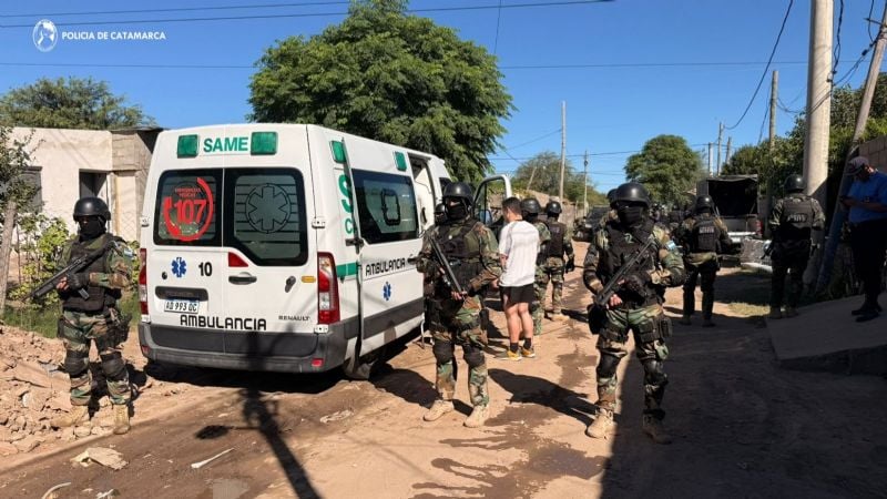 Joven se atrincheró, amenazó con prenderse fuego y terminó detenido