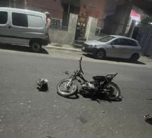 Chocaron una moto y una camioneta en La Carrera