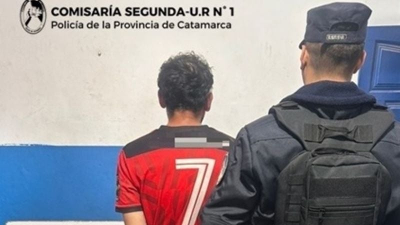 Portando un cuchillo, delincuente le arrebató el celular a un joven