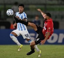 Racing empató ante Caracas y sigue complicado