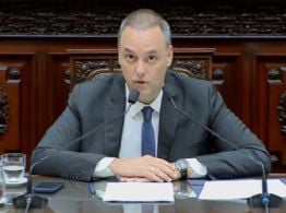 El peronismo apura una sesión única para interpelar y votar la destitución de Adorni