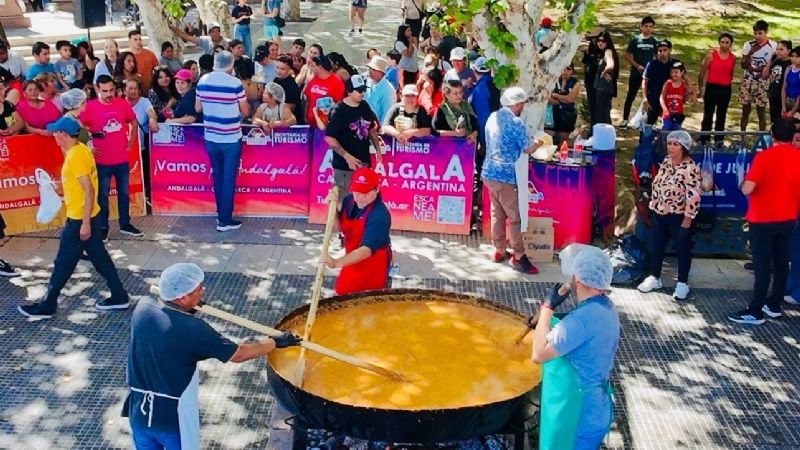 Andalgalá hizo historia con la Gran Humita de Semana Santa: alcanzó los 650 kg
