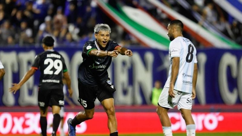 Vélez pasó a 8vos. y espera por Boca o Sarmiento