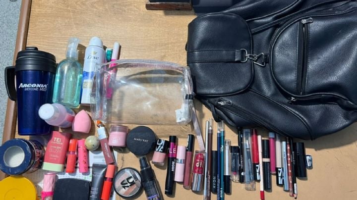 Huyó al ver a la Policía y abandonó una mochila en plena calle