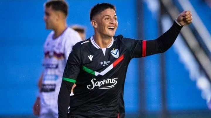 Vélez aplastó a Armenio y avanzó en Copa Argentina
