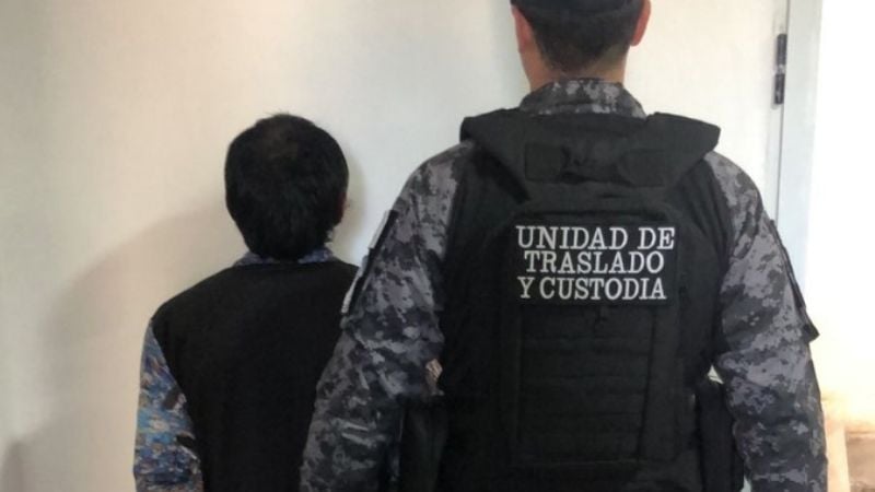 Trasladaron a un acusado de robo al penal y quedó bajo estricta custodia en Miraflores