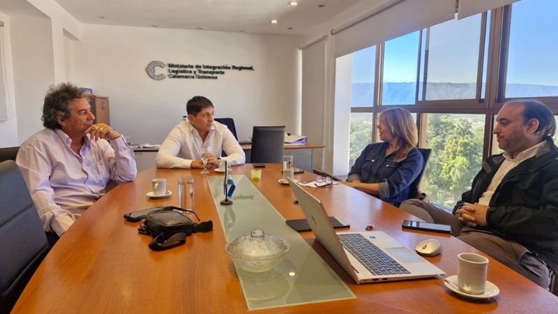 Transporte: Gobierno y empresarios buscan sostener el servicio