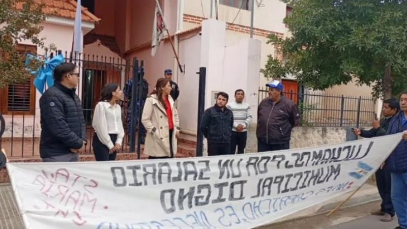 Municipales intensifican reclamos salariales en Santa María y Andalgalá