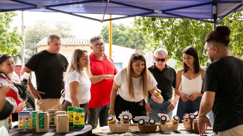 El mercado que se mueve: productos locales y servicios llegan al barrio Luis Franco