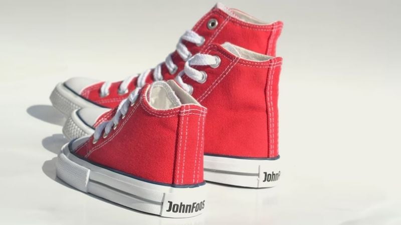 John Foos cierra su planta en Argentina y le conviene más importar zapatillas desde Asia