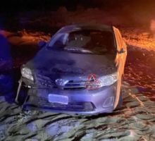 Violento vuelco camino a Palo Blanco: un Toyota Corolla terminó destruido al costado de la ruta