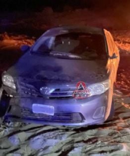 Violento vuelco camino a Palo Blanco: un Toyota Corolla terminó destruido al costado de la ruta