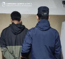Discutió con su pareja, impidió que se baje del auto y terminó preso