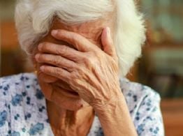 Brutal ataque: joven golpeó a su abuela de 84 años