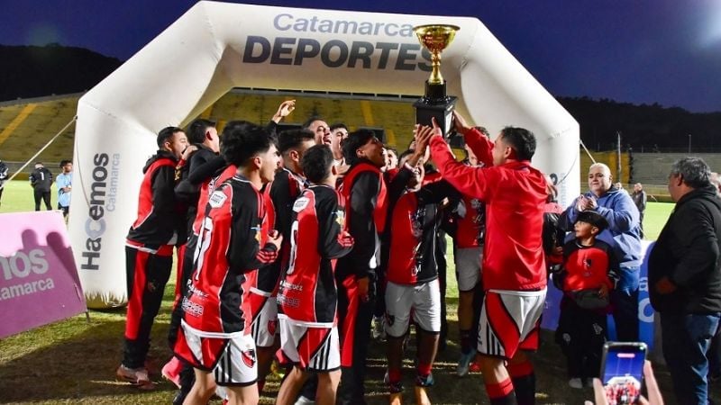 Defensores de Esquiú, campeón Provincial