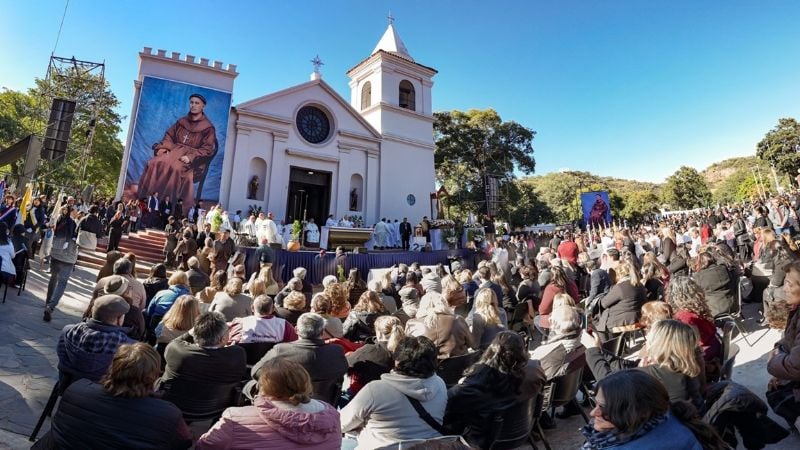 Histórica celebración por los 200 años del nacimiento del Beato Mamerto Esquiú