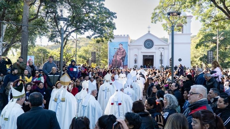 Histórica celebración por los 200 años del nacimiento del Beato Mamerto Esquiú