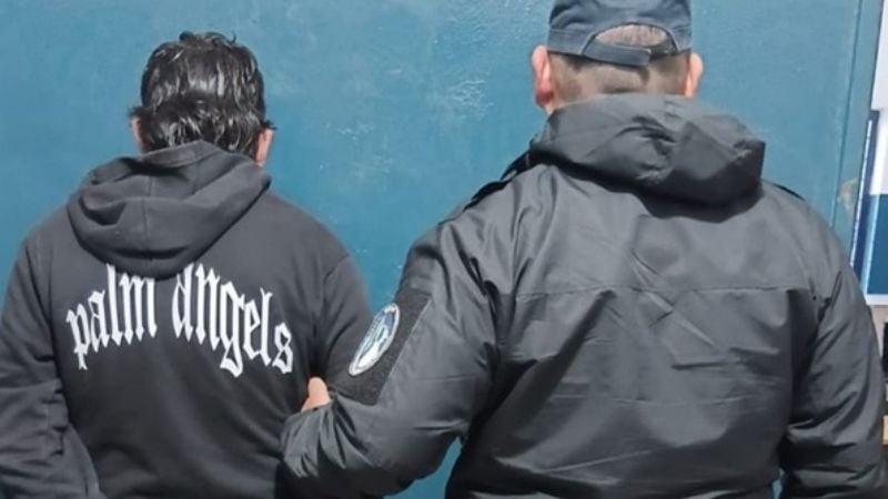 Amenazó a su hermana con un cuchillo