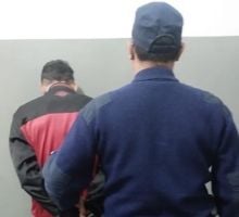 Ladrón fue sorprendido cuando salía de una casa