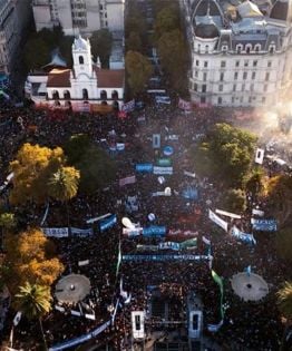 Una multitud le reclamó al Gobierno que cumpla la ley de financiamiento universitario