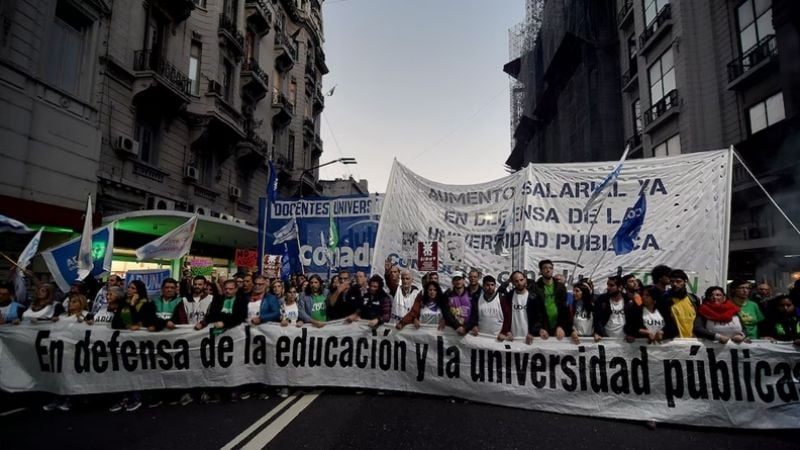 Cuánto cobran los docentes universitarios en mayo 2026 y cuál fue la pérdida desde noviembre 2023