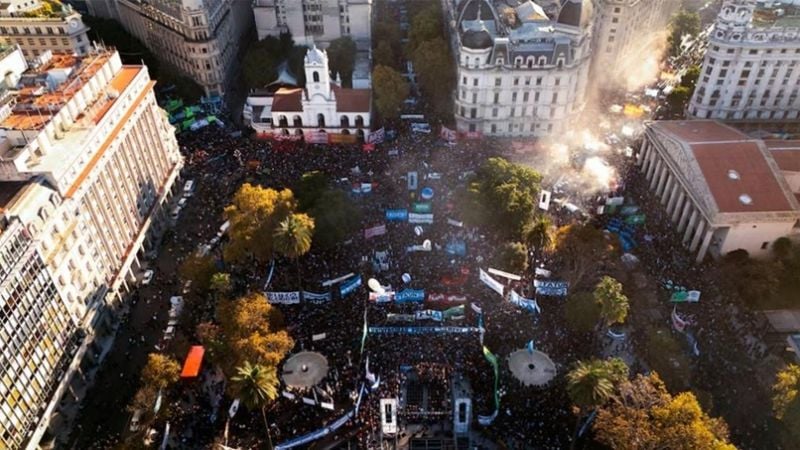 Una multitud le reclamó al Gobierno que cumpla la ley de financiamiento universitario