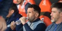 TRAGO AMARGO. Más allá de la eliminación en 8vos. del Apertura, Tévez no pudo superar la derrota ante Begrano.