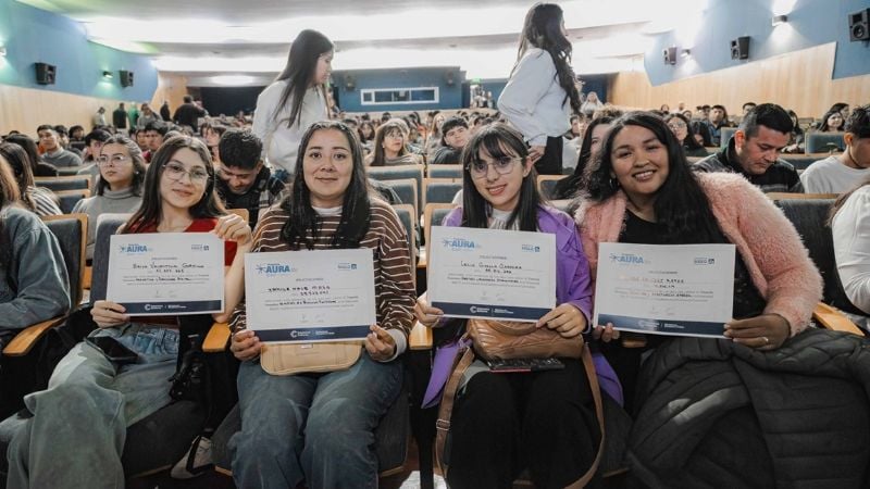 Quinientos jóvenes accedieron a becas universitarias