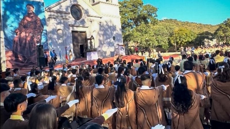 230 estudiantes prometieron Lealtad a la Constitución Nacional en Piedra Blanca