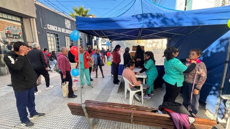 La Capital celebró el Día de la Enfermería con una jornada de prevención y autocuidado