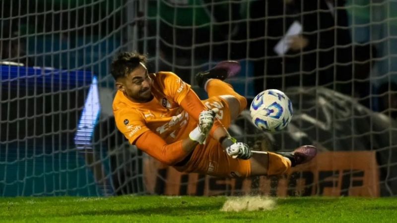 Platense avanzó por penales en la Copa Argentina