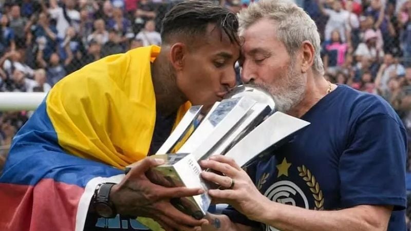 “Riquelme me puede llamar, no le cierro las puertas”