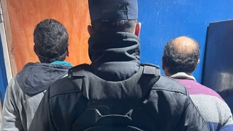 Robaron una mochila y terminaron en la comisaría
