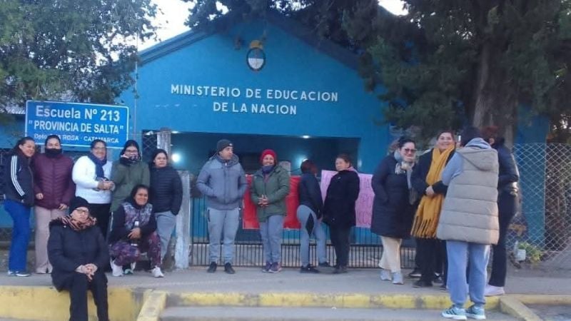Continúa la toma en la Escuela de San Pedro por reclamos edilicios y falta de personal