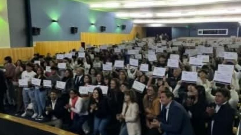 Jóvenes de Santa María becados por el programa AURA.