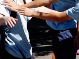 Pánico en colegio: dos alumnos se enfrentaron a cuchilladas