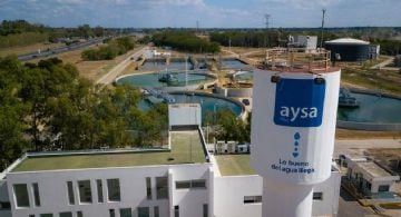 El Gobierno puso en marcha la venta de AySA y busca un operador privado para el servicio de agua