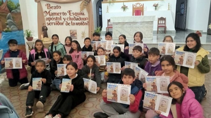 Niños de Londres celebraron al Beato Mamerto Esquiú