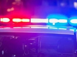 Agredió a un policía con una pedrada en el pecho